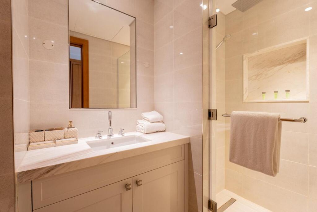 Burj Khalifa Fountain Full View Opera Grand 4br Apartment *