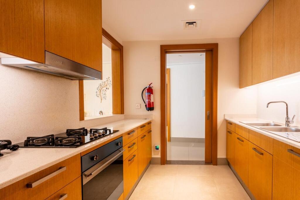 Burj Khalifa Fountain Full View Opera Grand 4br Apartment